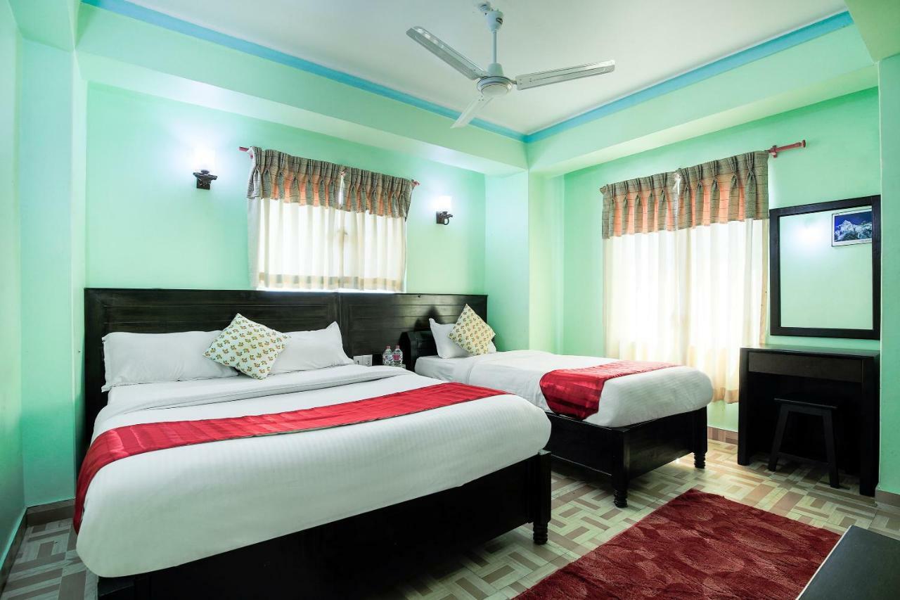 Hotel Rudrakshya Pokhara Exteriör bild