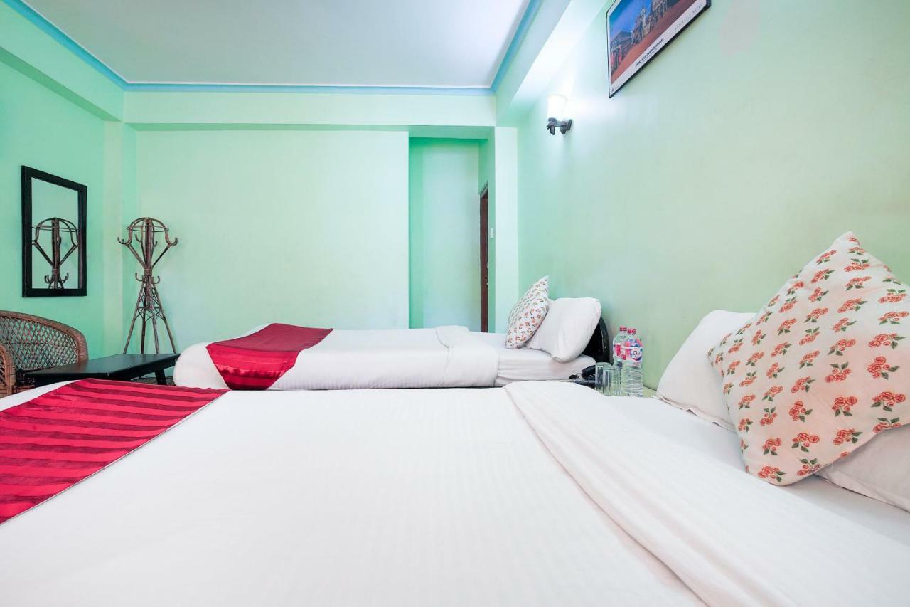 Hotel Rudrakshya Pokhara Exteriör bild