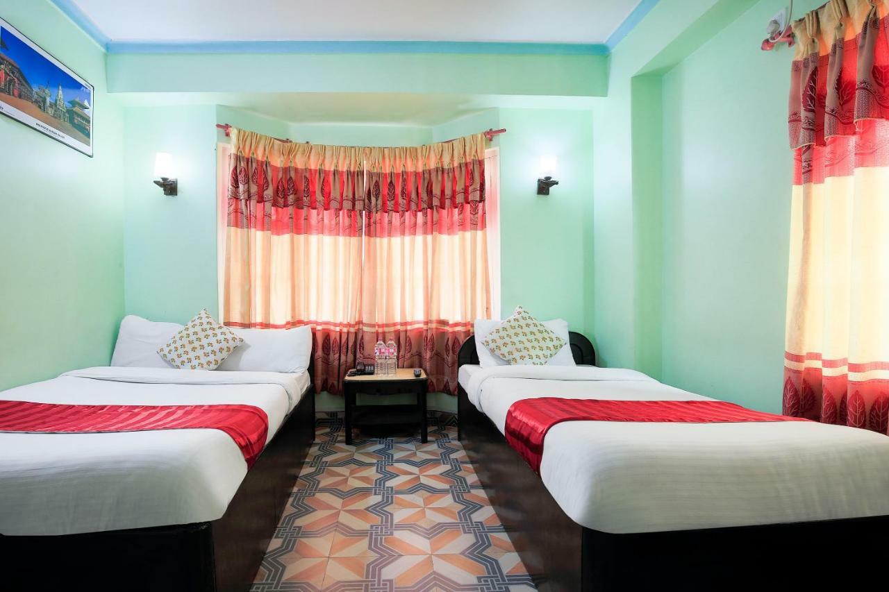 Hotel Rudrakshya Pokhara Exteriör bild