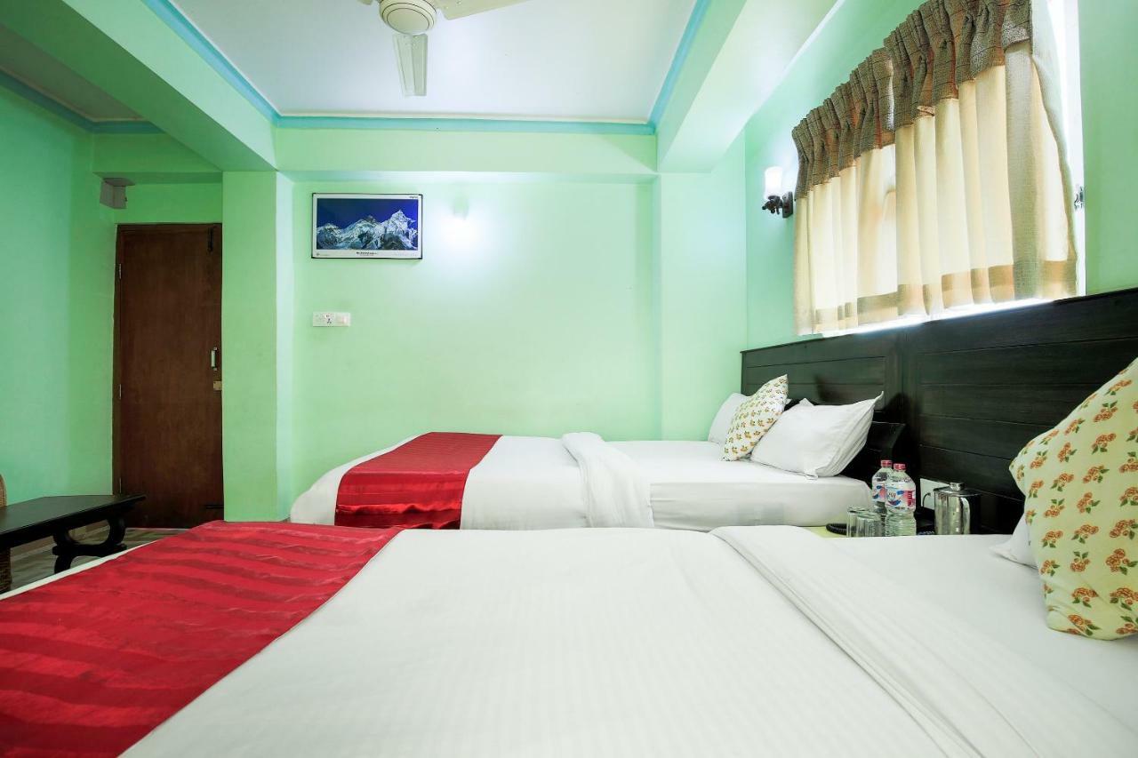 Hotel Rudrakshya Pokhara Exteriör bild