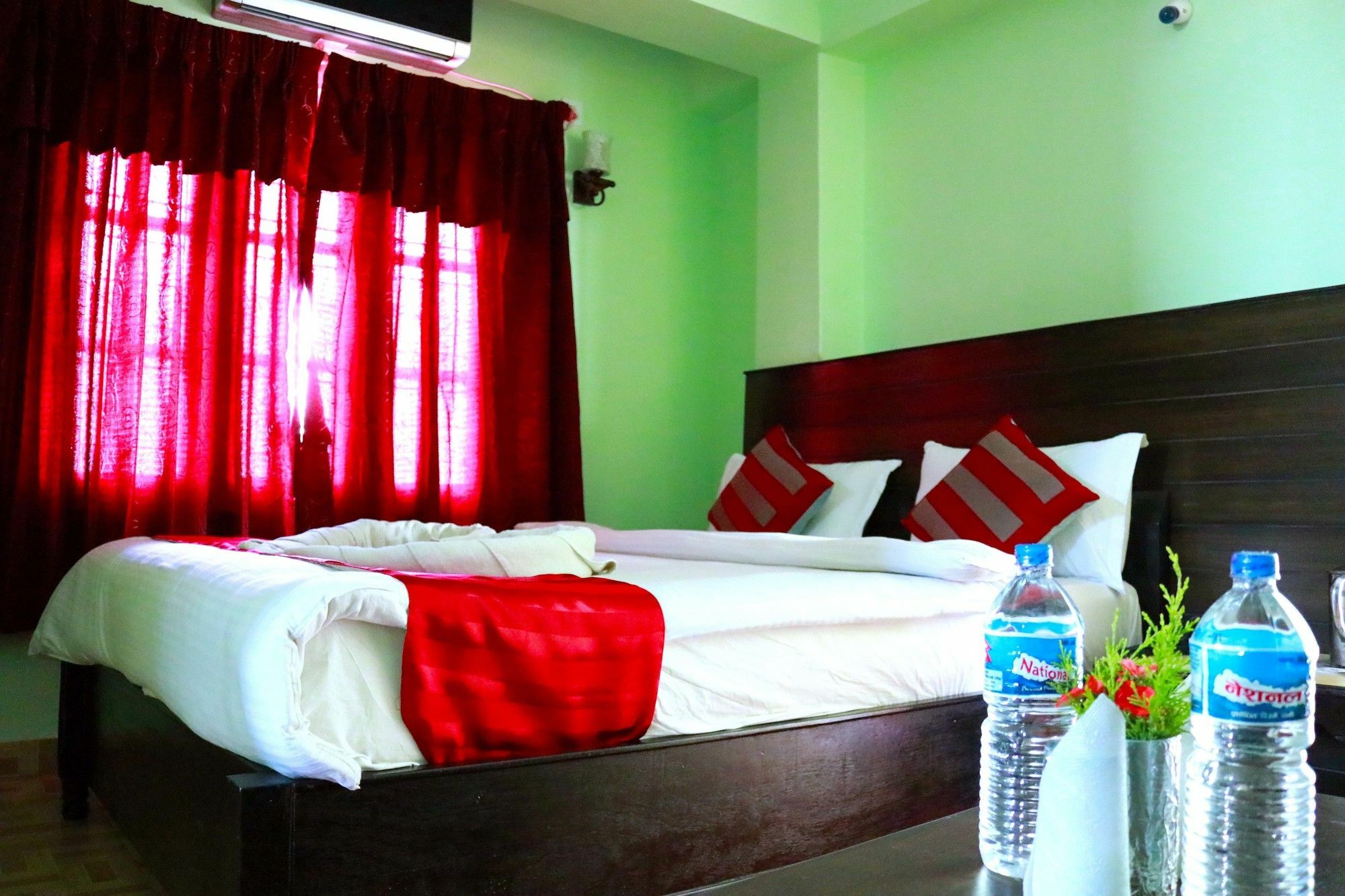Hotel Rudrakshya Pokhara Exteriör bild